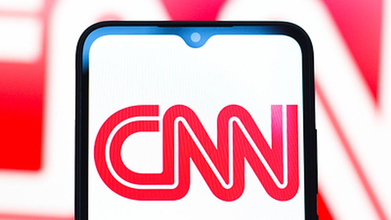 Телеканал CNN защитил журналистку после призывов Трампа «вышвырнуть ее как собаку» Телеканал CNN защитил журналистку после призывов Трампа «вышвырнуть ее как собаку»