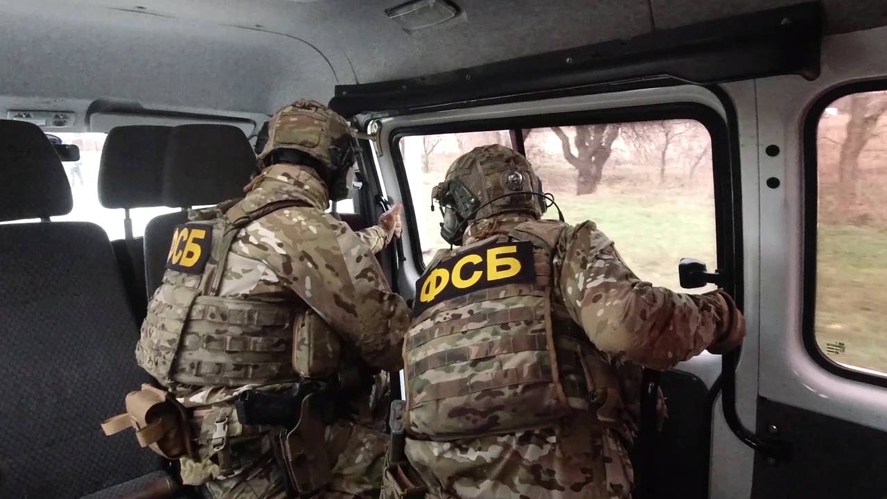 Женщину поймали на помощи в подготовке терактов в России