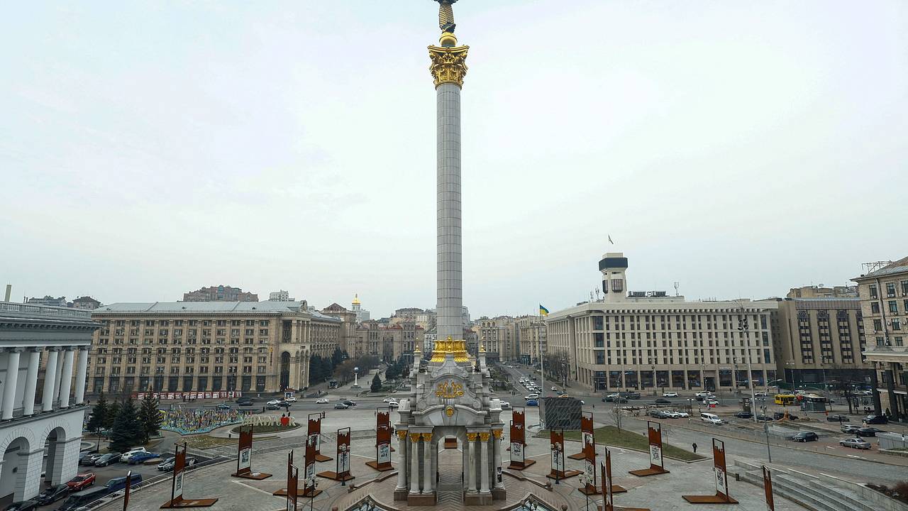 В Киеве СБУ стали массово проверять людей и здания В Киеве СБУ стали массово проверять людей и здания