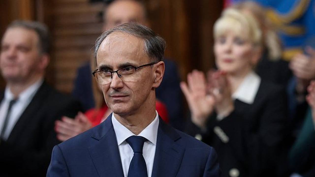 Премьер Сербии пообещал воздержаться от присоединения Белграда к санкциям против России Премьер Сербии пообещал воздержаться от присоединения Белграда к санкциям против России