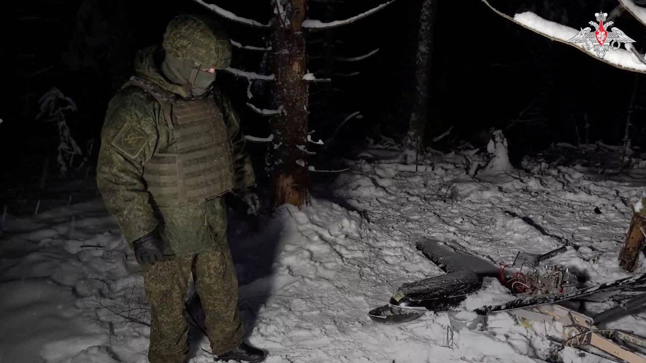 Спецслужбы извлекли важные данные из атаковавшего резиденцию Путина дрона Спецслужбы извлекли важные данные из атаковавшего резиденцию Путина дрона
