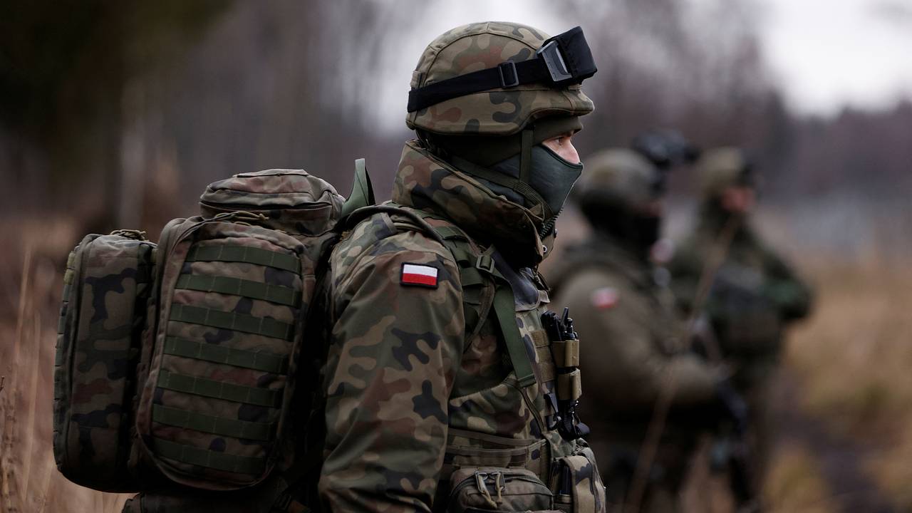 Около 300 тысяч человек призовут на военную службу в Польше