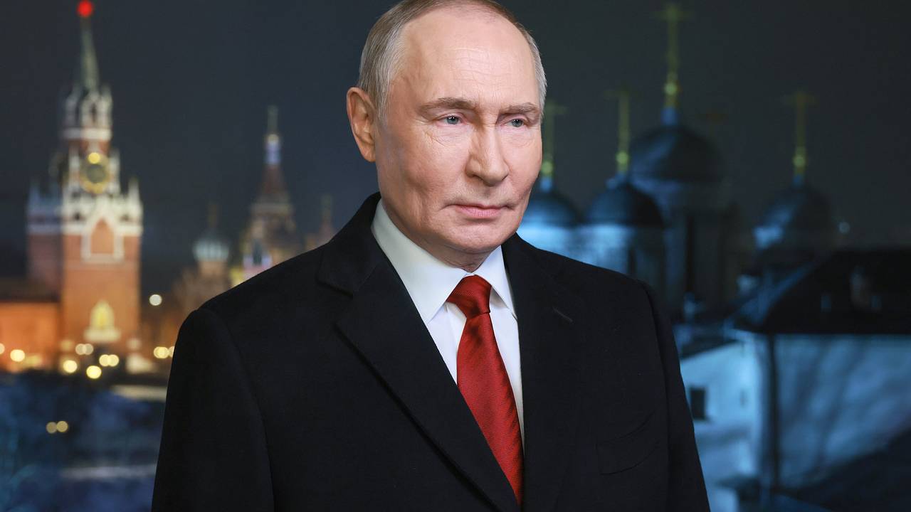 Переводчик развенчал слухи о создании новогоднего обращения Путина с помощью ИИ