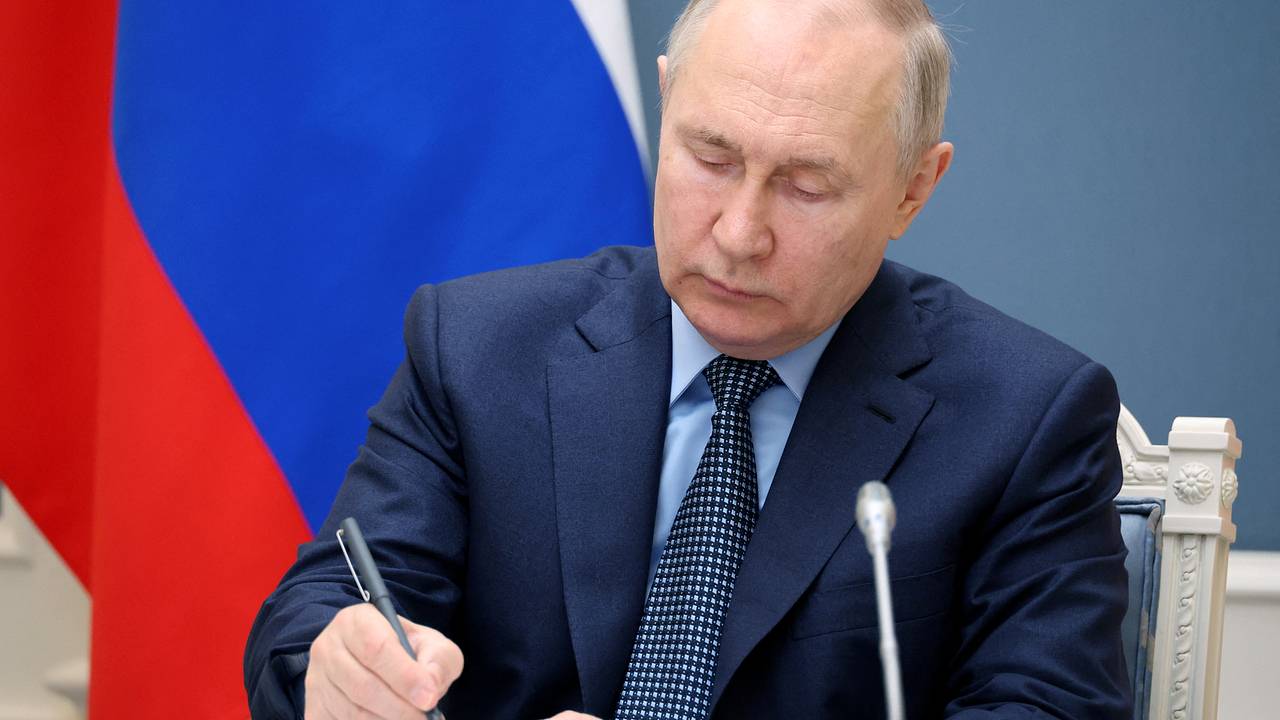Путин дал поручения по ключевым отраслям экономики