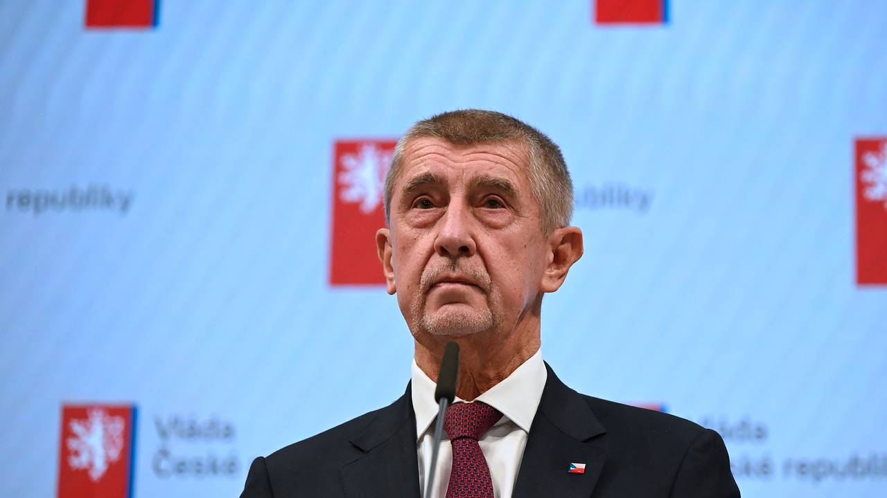 Премьер Чехии резко отреагировал на критику посла Украины Премьер Чехии резко отреагировал на критику посла Украины