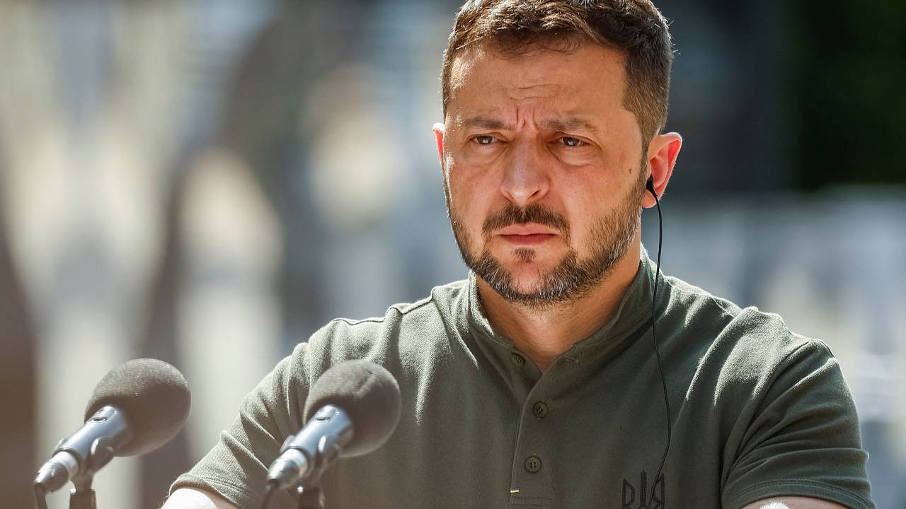 Зеленский уволил еще одного чиновника