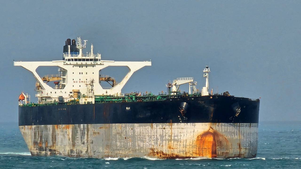 Подлодка ВМФ России отправилась на защиту танкера, прорвавшего блокаду Венесуэлы. Его уже 17 суток преследует Береговая охрана США
