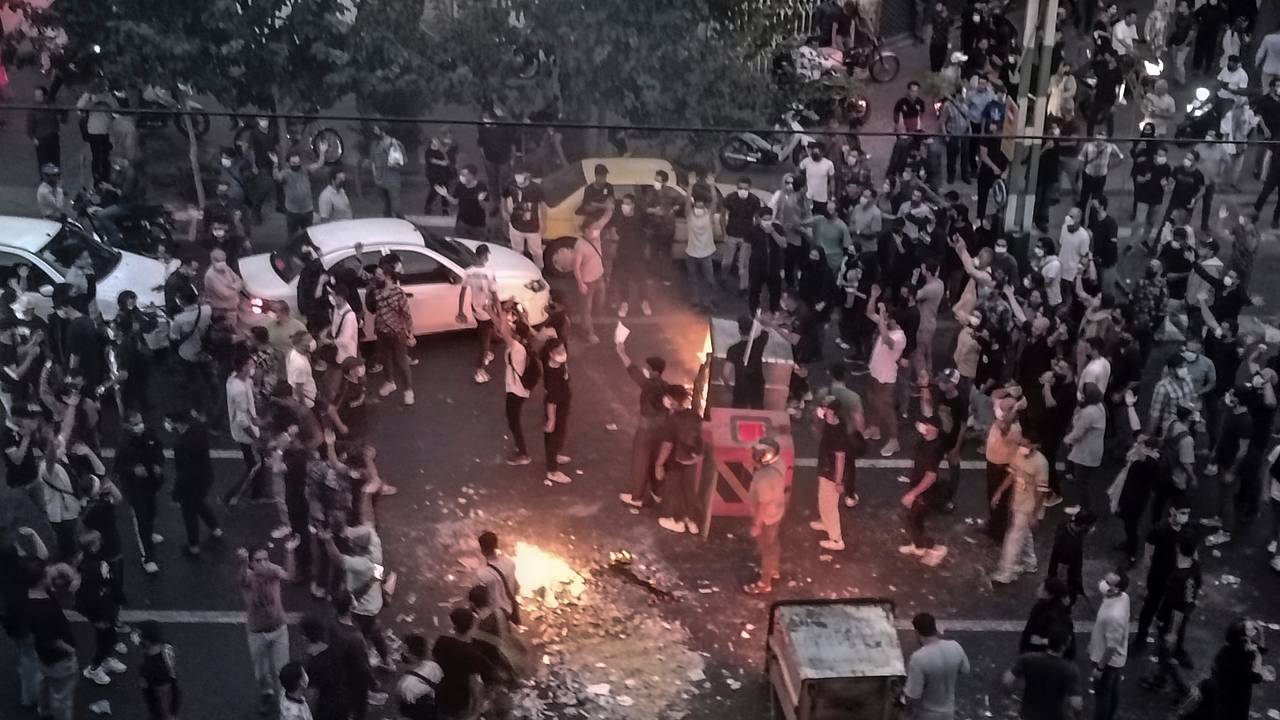 Стало известно о переходе под контроль протестующих города в Иране