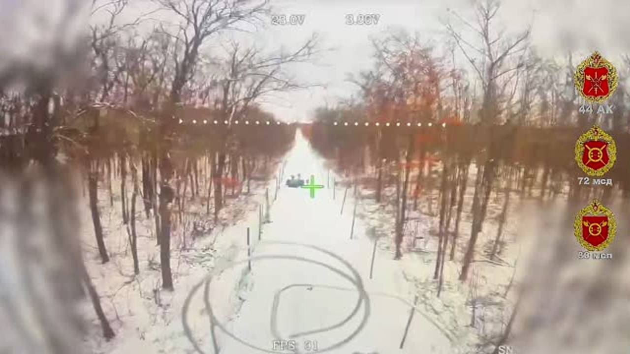 Неожиданное уничтожение пикапа ВСУ с живой силой попало на видео