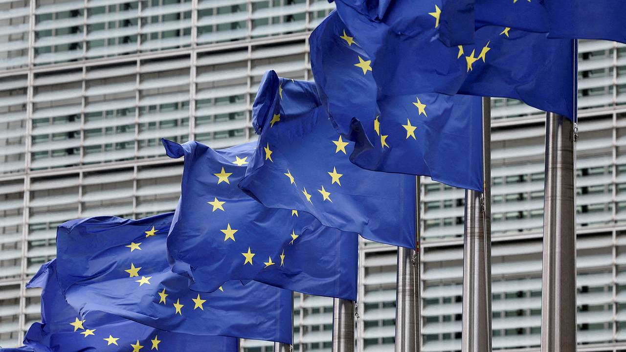 Еврокомиссия обвинила X и Grok в создании антисемитского и педофильского контента