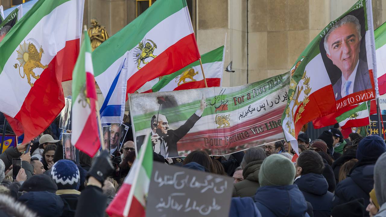 «Репрессии становятся более масштабными». Протесты в Иране охватили все провинции и продолжаются 12 дней. В стране пропал интернет
