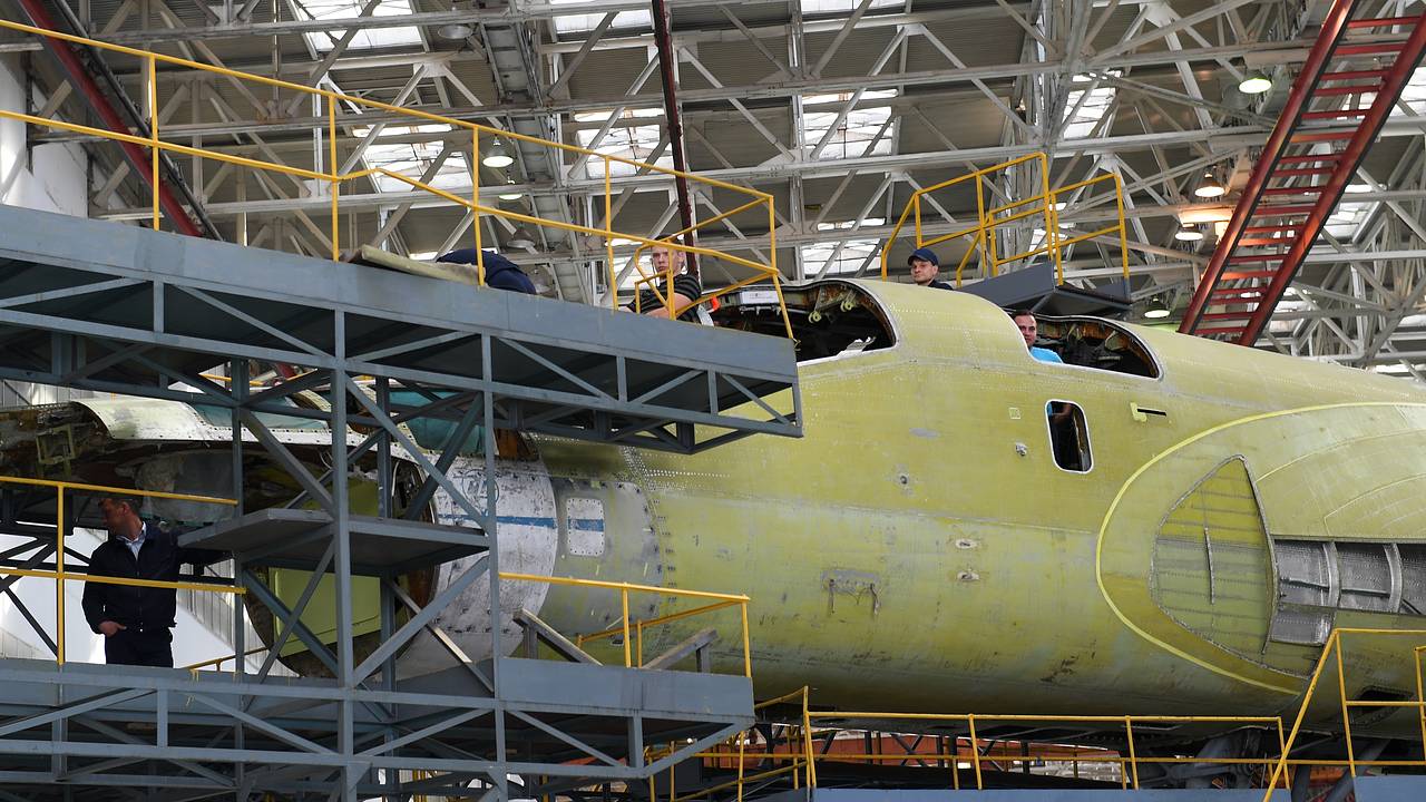 На провалившем план по выпуску самолетов российском заводе сменили директора