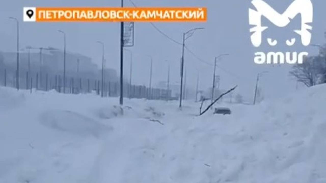 В центре российского города сошла лавина