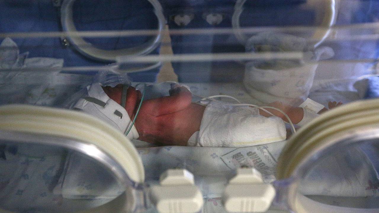 «Уборщица спасла моего ребенка». Что говорят родители и врачи о массовой гибели младенцев в роддоме Новокузнецка