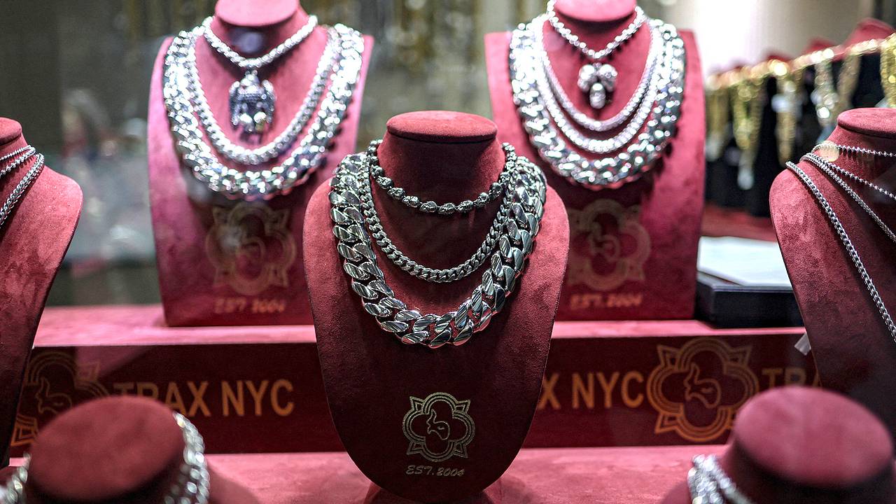 Мировые цены на серебро достигли максимума Мировые цены на серебро достигли максимума