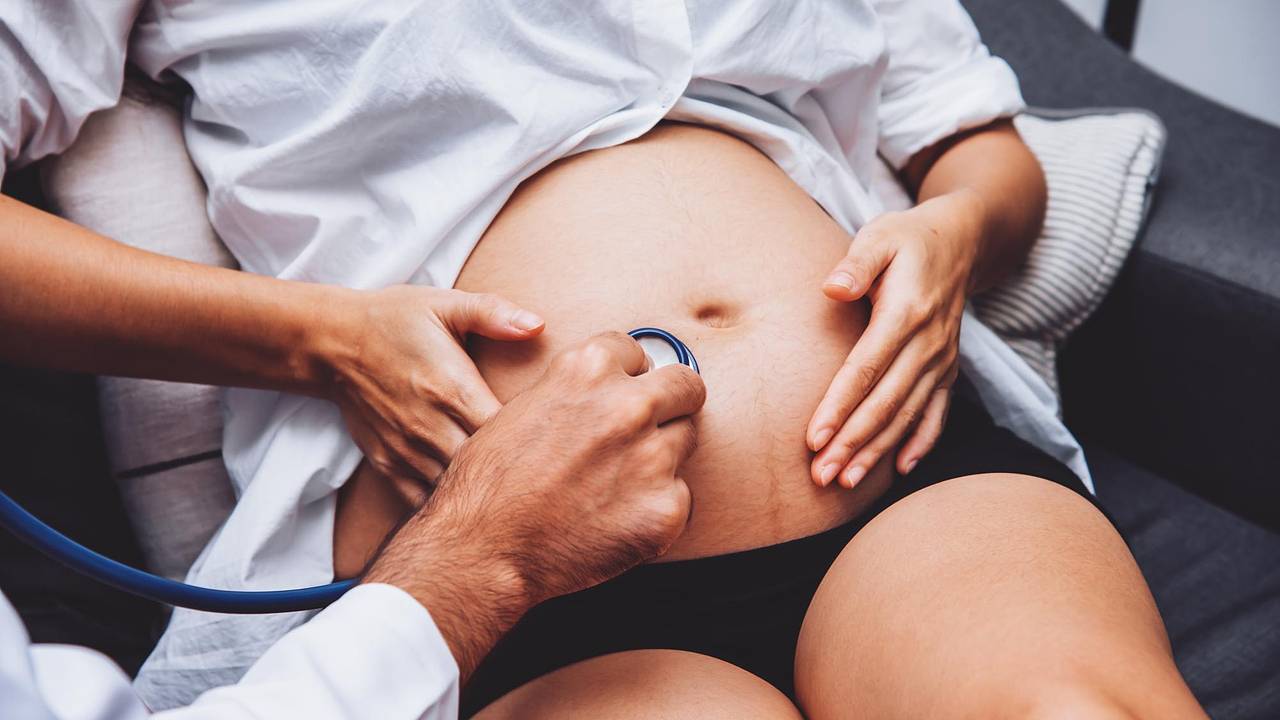 Пациентка роддома в Новокузнецке истекла кровью после попытки врача стимулировать роды