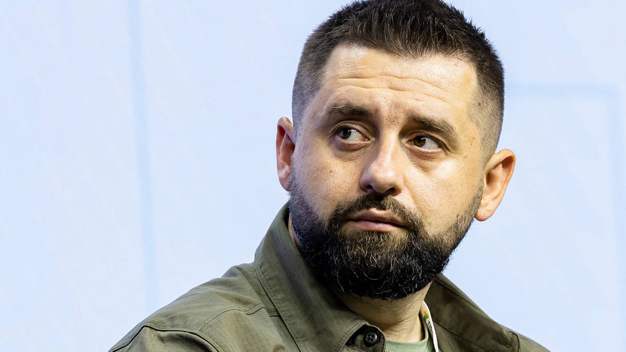 На Украине заявили об обысках у главы фракции «Слуга народа» На Украине заявили об обысках у главы фракции «Слуга народа»