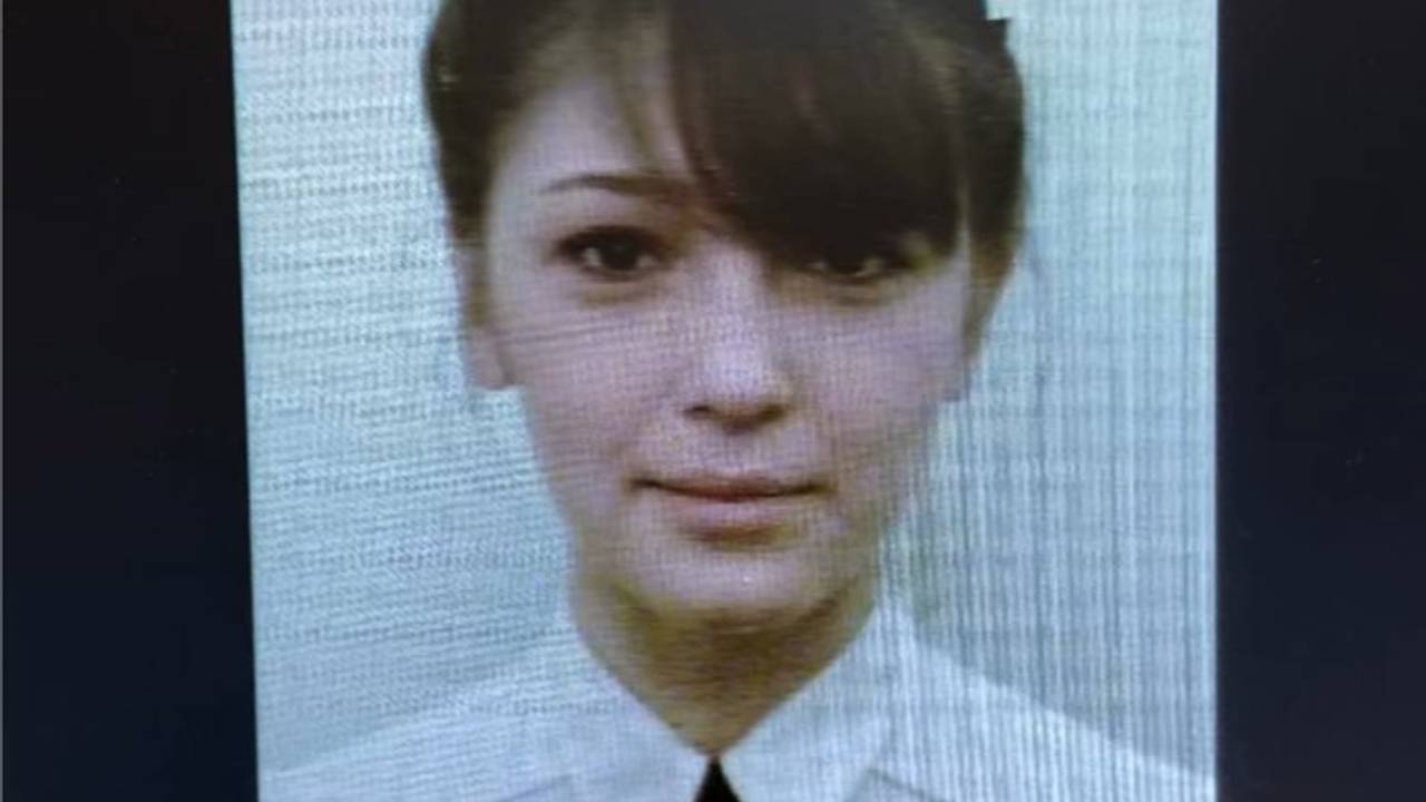 Анастасия Ивлеева показала внешность на фото из читательского билета 2009 года