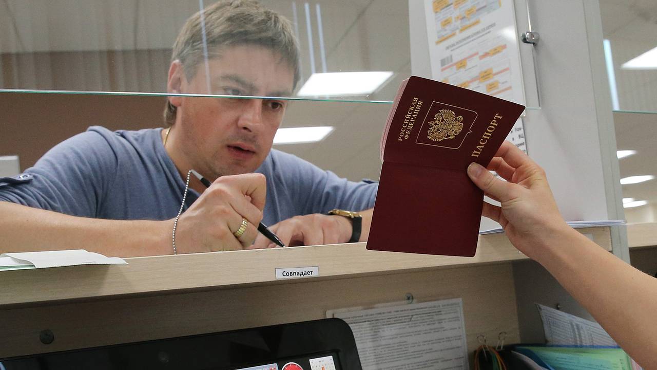 США перестают выдавать визы россиянам и гражданам еще 74 стран. Они «могут стать обузой для государства», считают в Вашингтоне