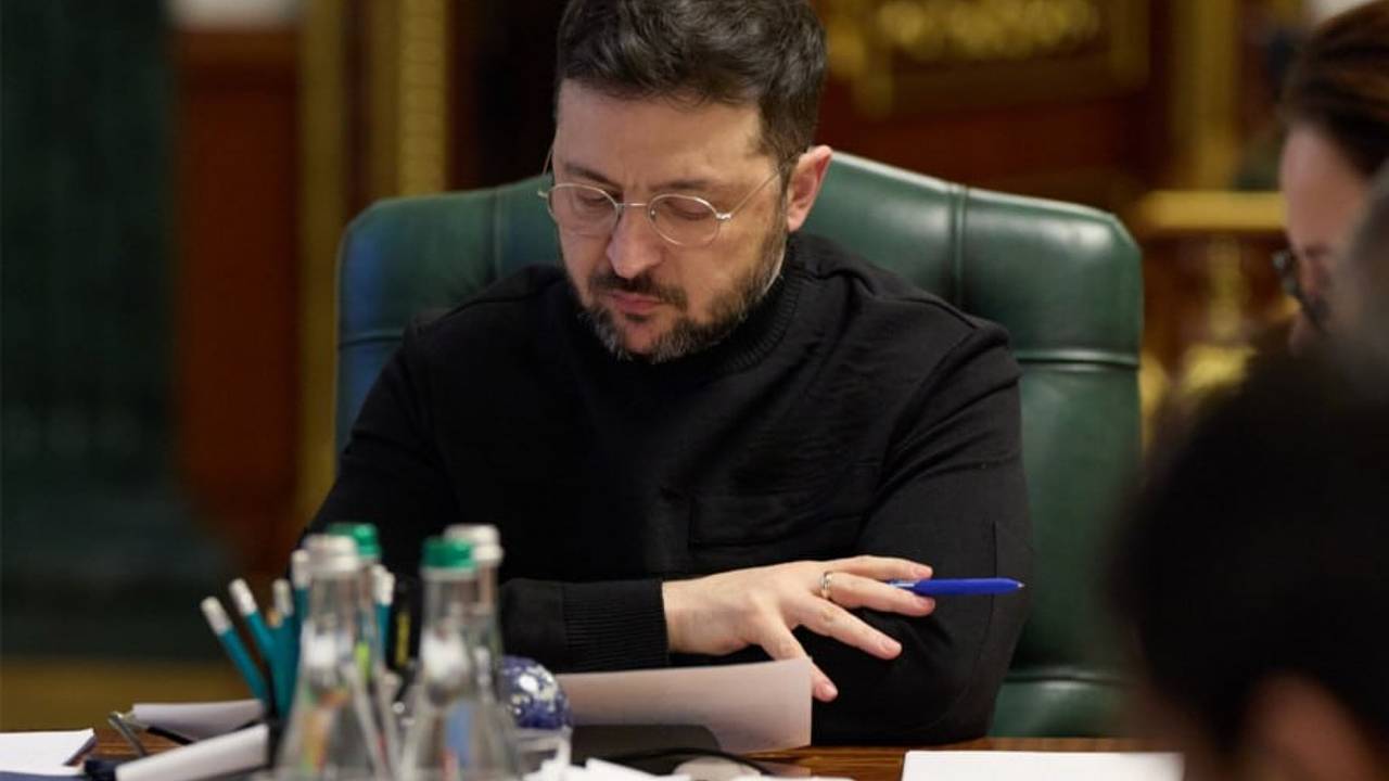 Зеленский анонсировал режим ЧС в энергетике Украины