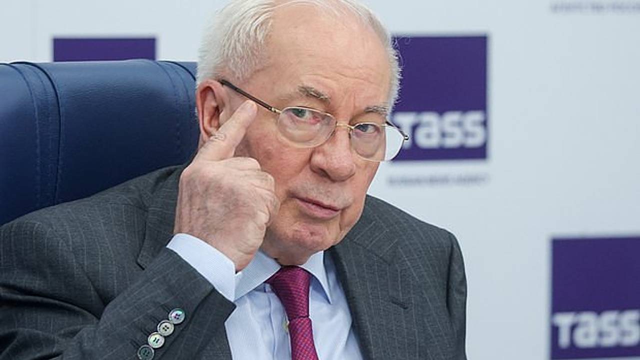 Экс-премьер Украины заявил о подкупе голосов в Раде