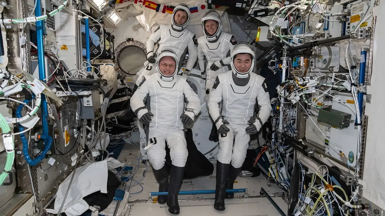 «Роскосмос» оценил работу Crew 11 на МКС «Роскосмос» оценил работу Crew 11 на МКС