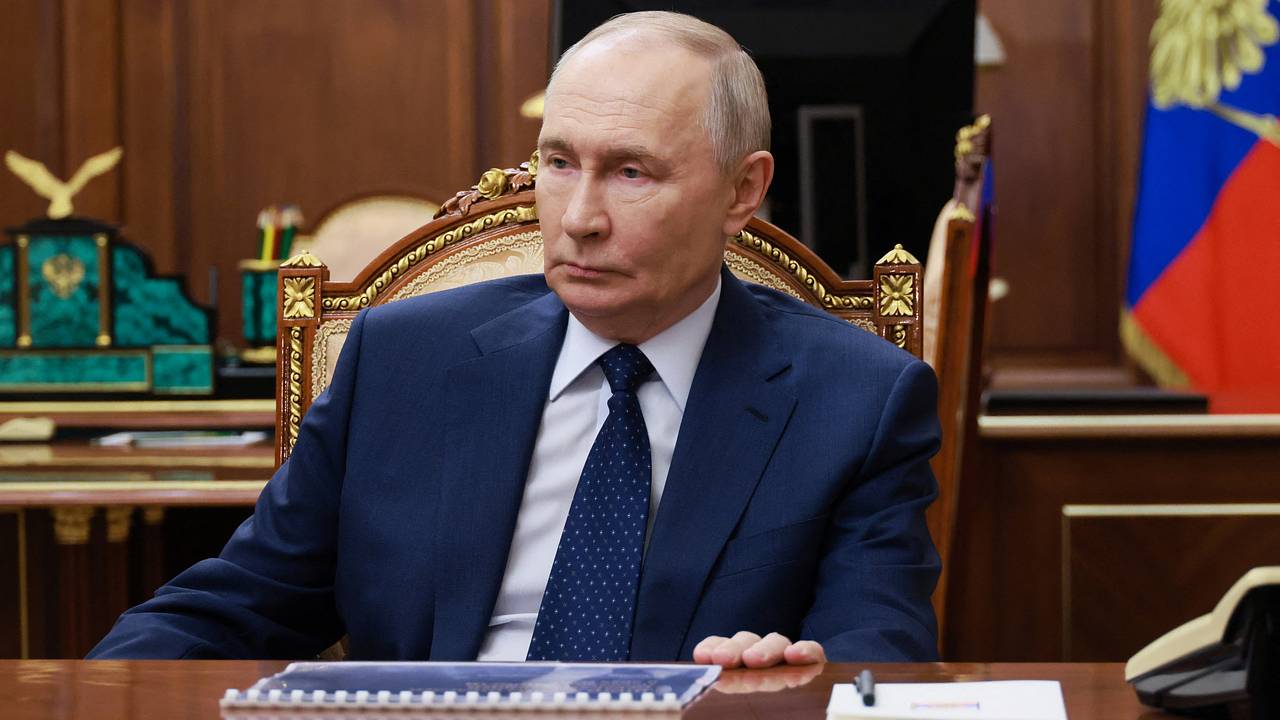 Путин пожаловался на деградацию современного мира