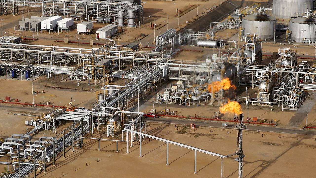 Назван первый покупатель венесуэльской нефти у США