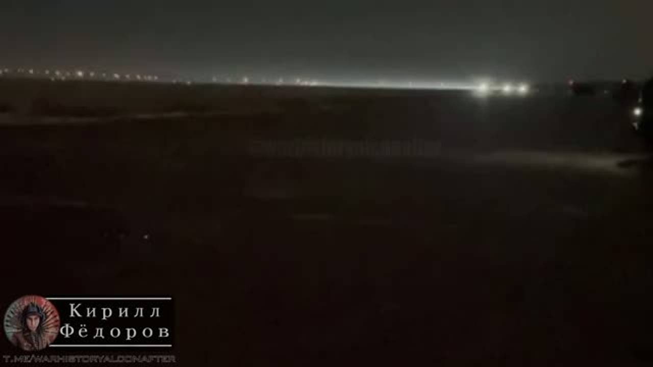 Опубликованы редкие кадры экстренной посадки Су-35 летчиком ВКС России