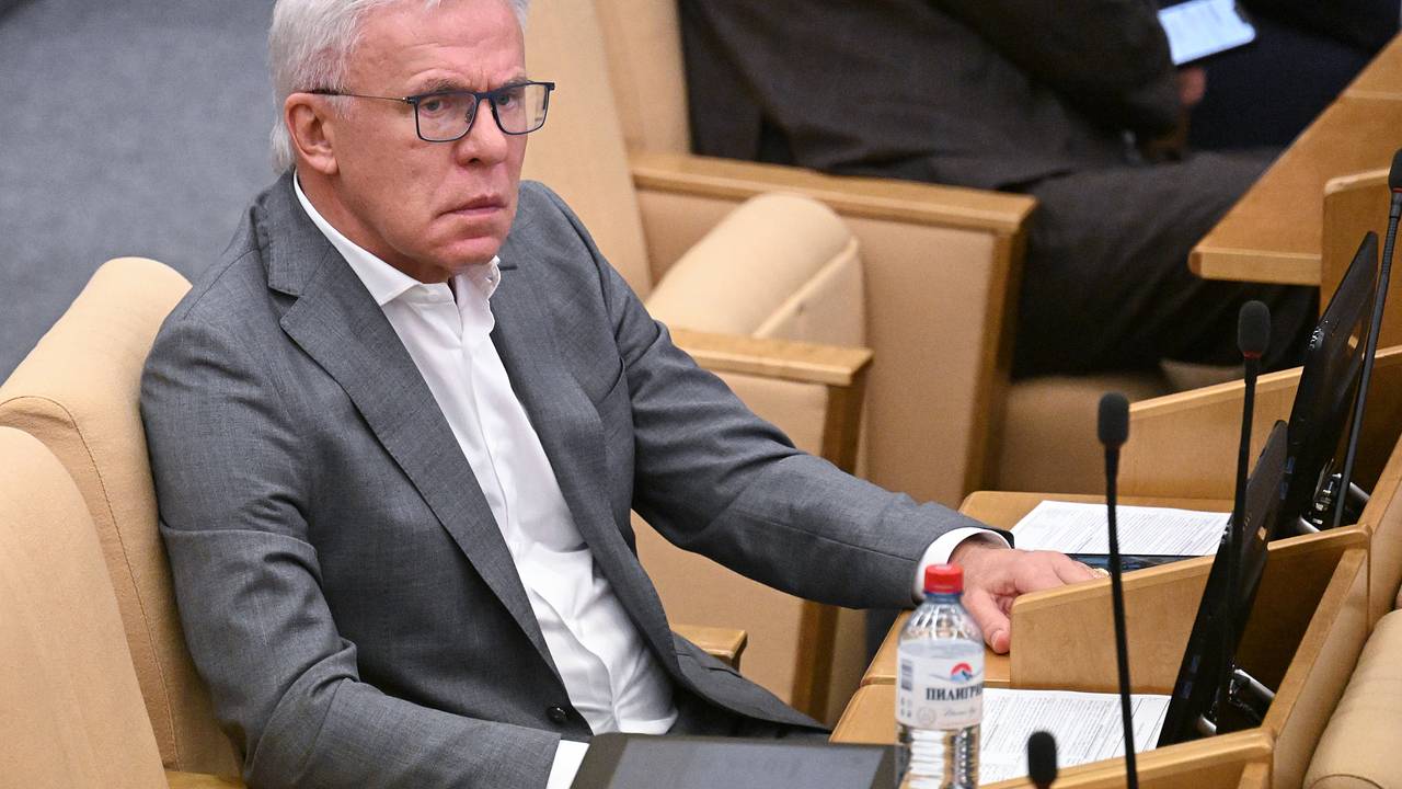 Фетисов оценил девять пропущенных российским вратарем Бобровским шайб в матче НХЛ