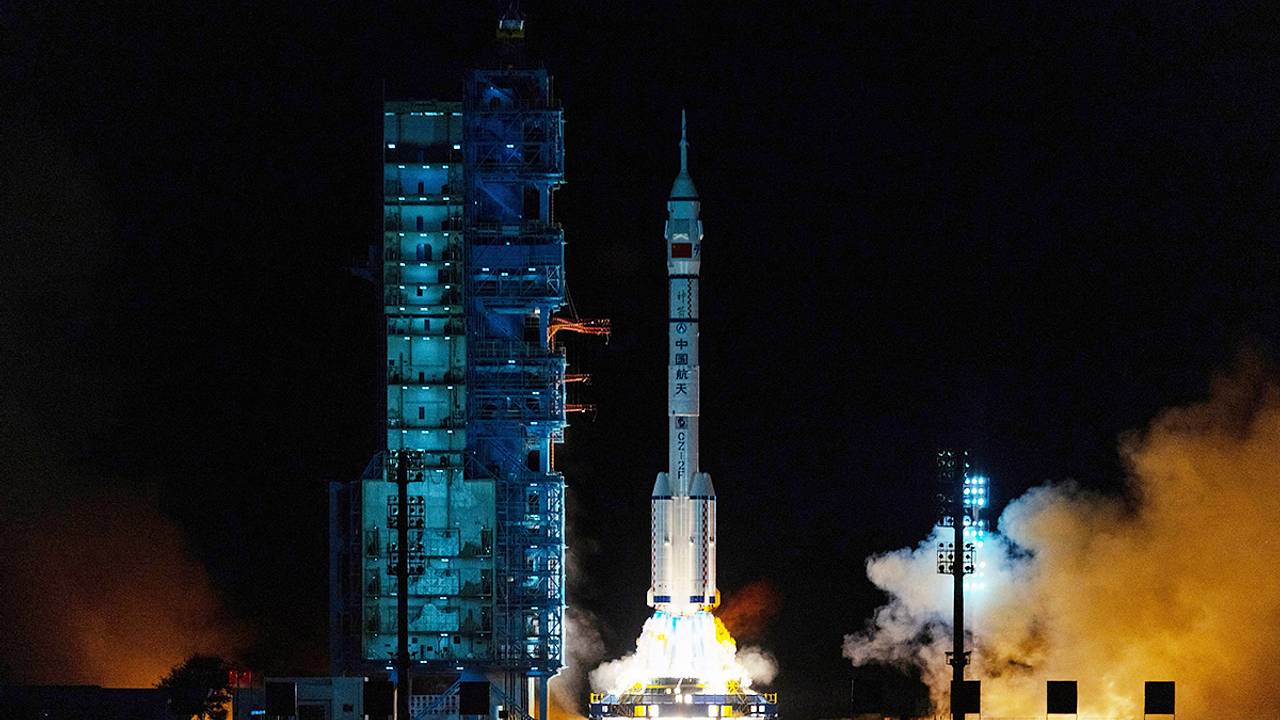 Китай за сутки потерял две космические ракеты Китай за сутки потерял две космические ракеты