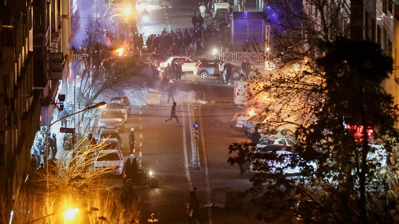 Использование Ираном химического оружия против протестующих допустили