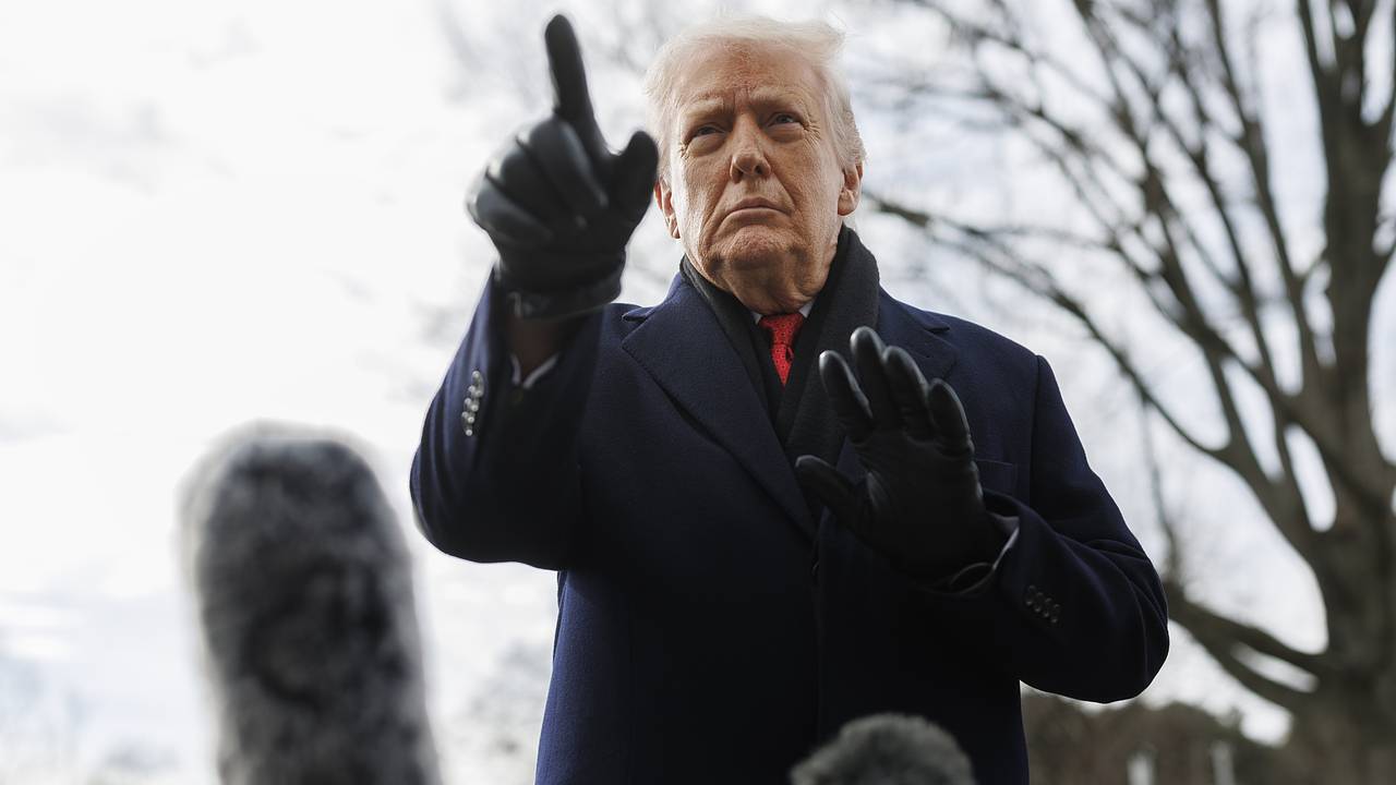 Трамп объявил о мерах против стран ЕС из-за Гренландии