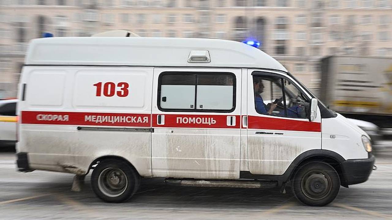 Три человека пострадали после падения обломков БПЛА на крышу пятиэтажки