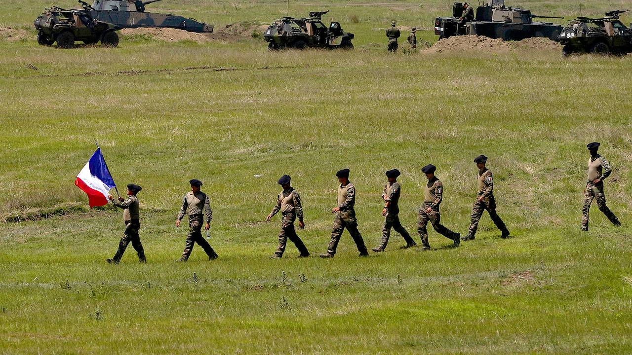 Во Франции призвали к выходу из НАТО