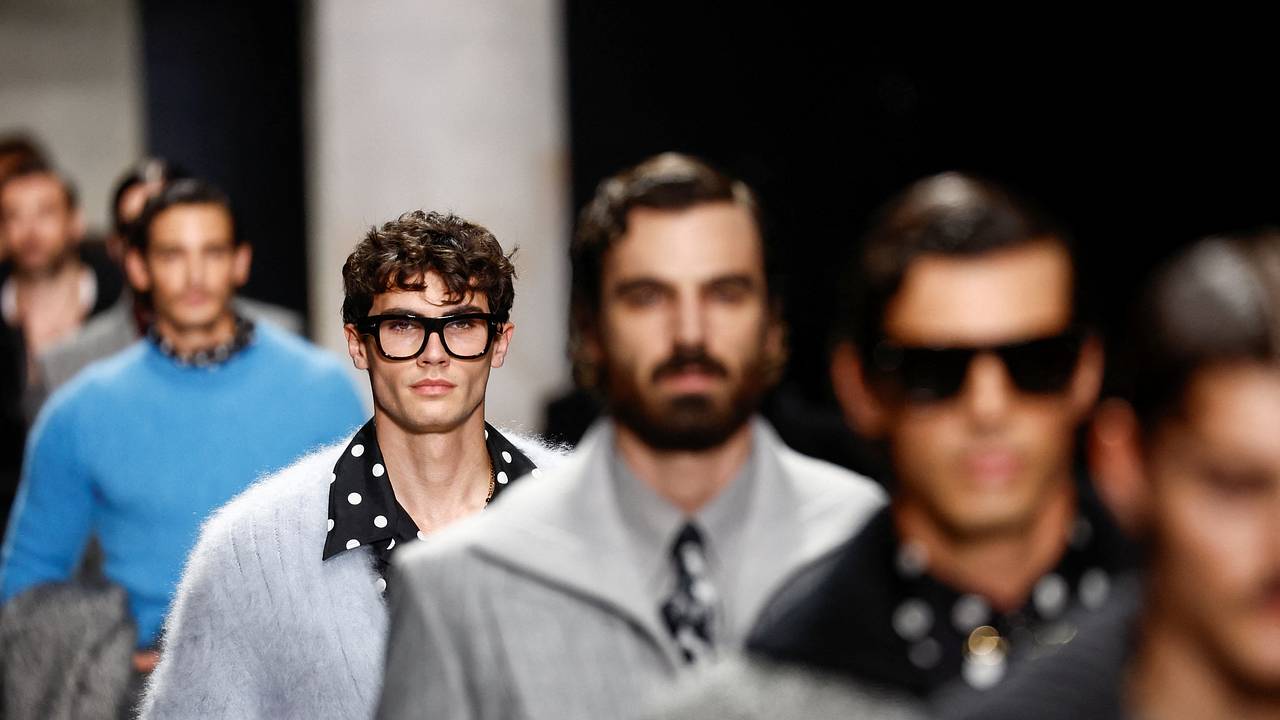 Dolce & Gabbana угодили в скандал из-за белых мужчин на показе