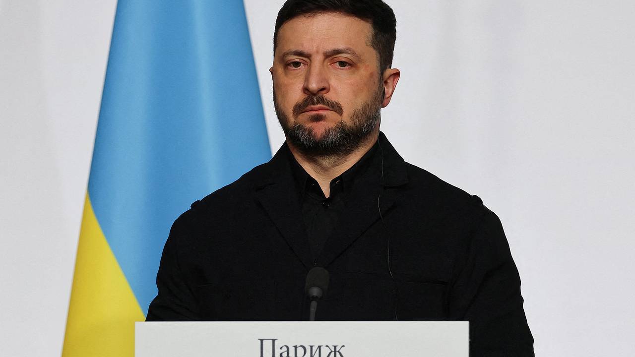 Зеленский заявил об отсутствии приглашения на саммит G7 от Макрона