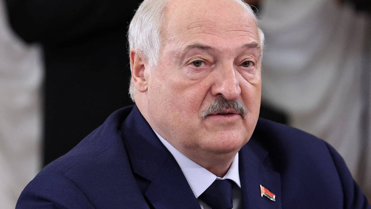 Александр Лукашенко обязал создать белорусский автомобиль