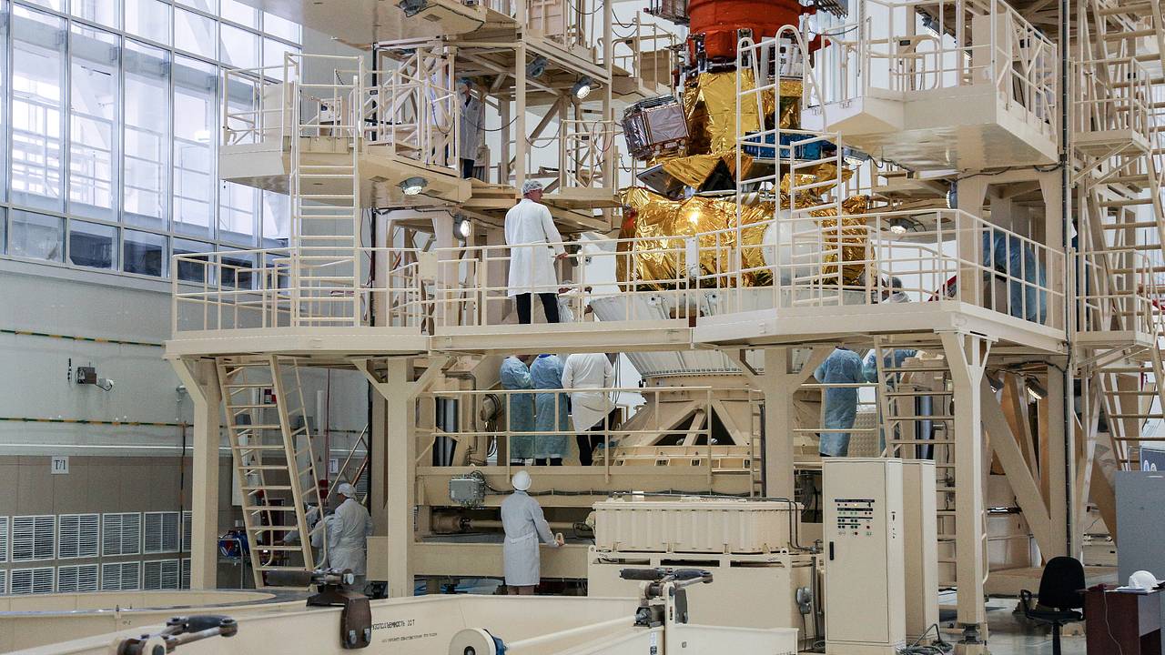 «Роскосмос» рассказал об испытаниях спутника «Экспресс-АМУ»
