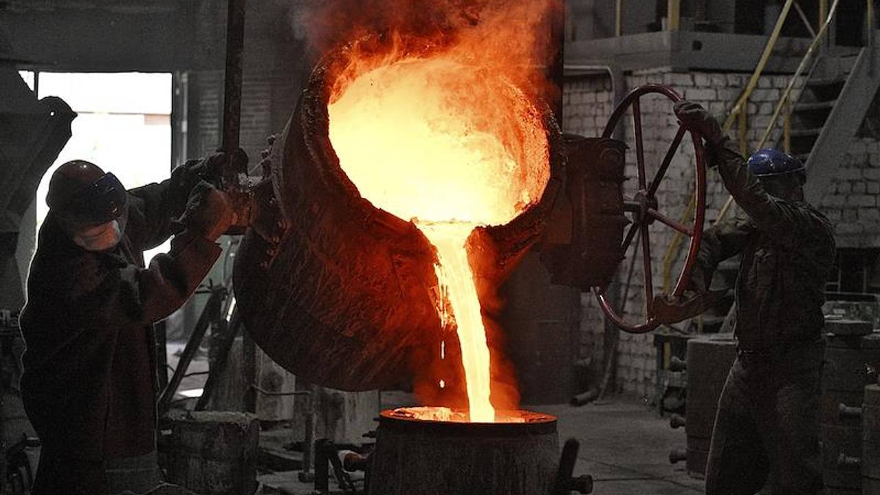 Названы самые проблемные отрасли российской экономики