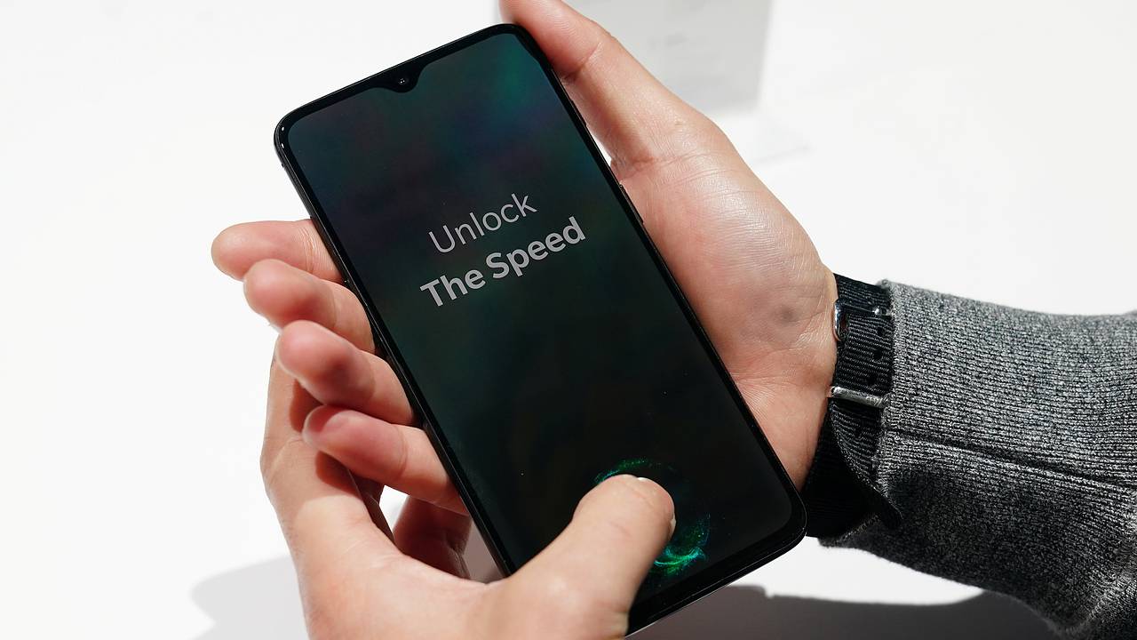 Обновление начало убивать смартфоны популярного бренда
