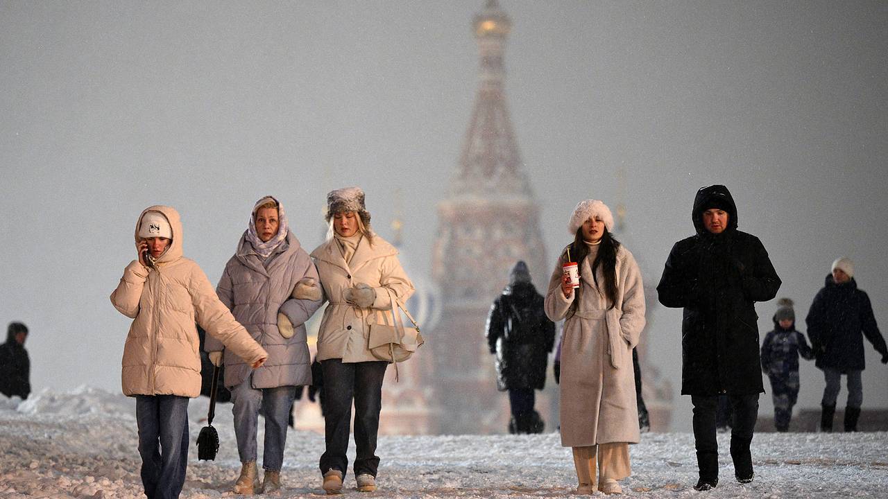 Разницу температур в центре Москвы и пригородом на 10-15 градусов объяснили