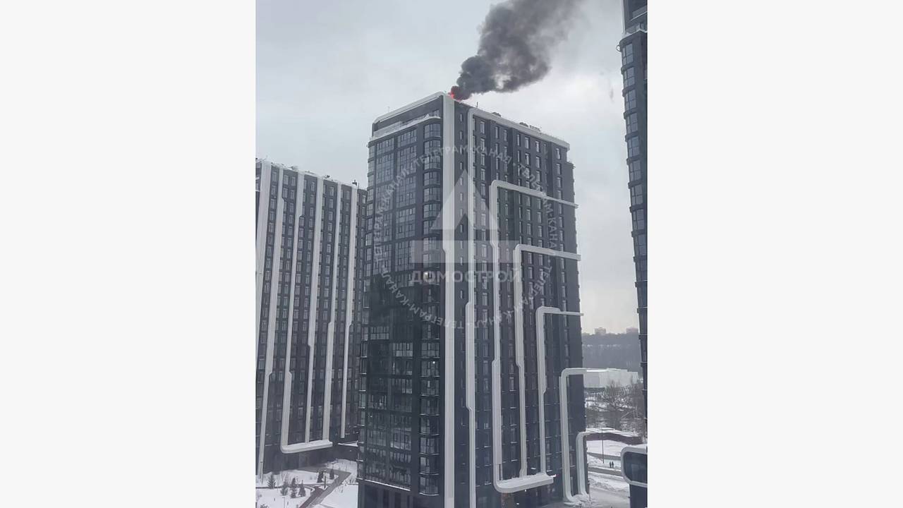 В Москве задымилась крыша дома от «Донстроя»