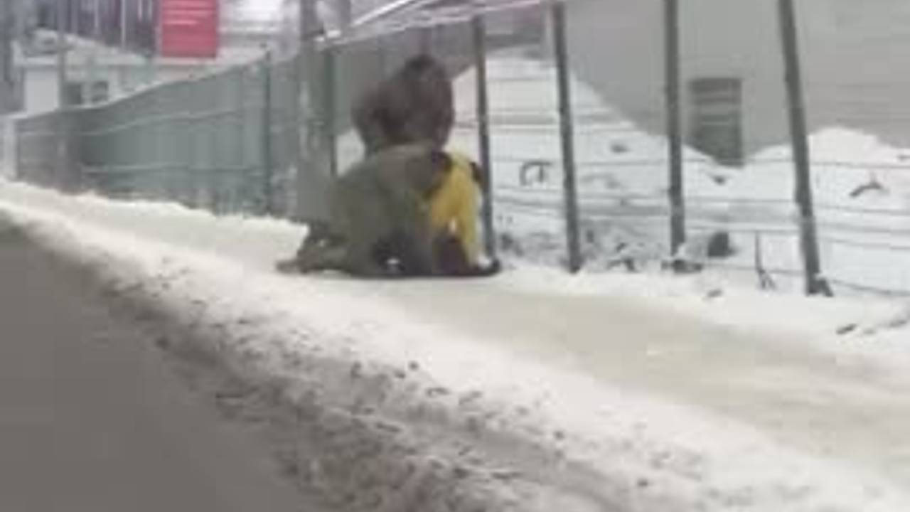 Сотрудники ТЦК избили киевлянина коленом по голове и попали на видео
