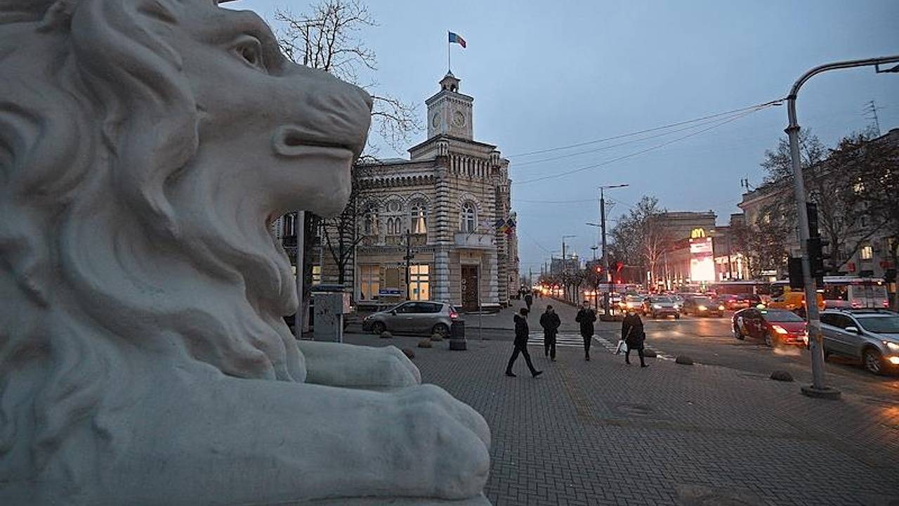 План Санду объединить Молдавию с Румынией объяснили желанием напугать ЕС План Санду объединить Молдавию с Румынией объяснили желанием напугать ЕС