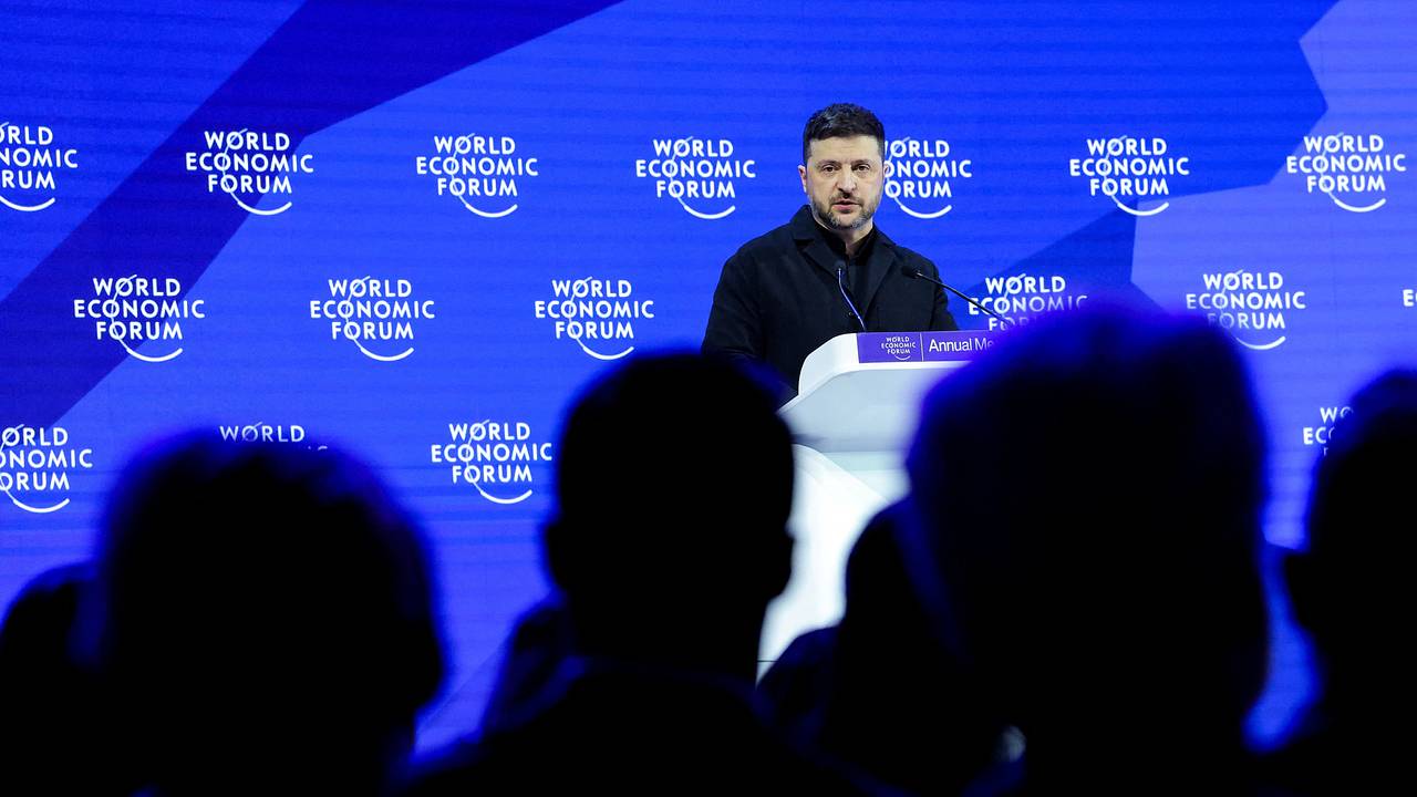Во Франции набросились на Зеленского из-за скандальной речи в Давосе