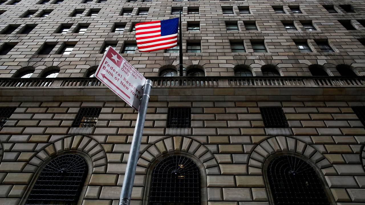 Евродепутат призвала забрать золотой запас у США