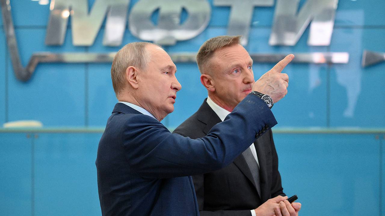 Путин приехал в российский вуз Путин приехал в российский вуз