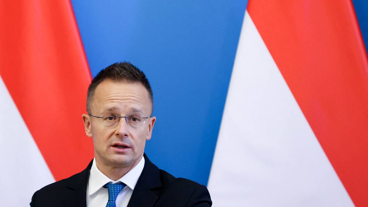 Сийярто ответил на хамство главы МИД Украины в адрес Орбана