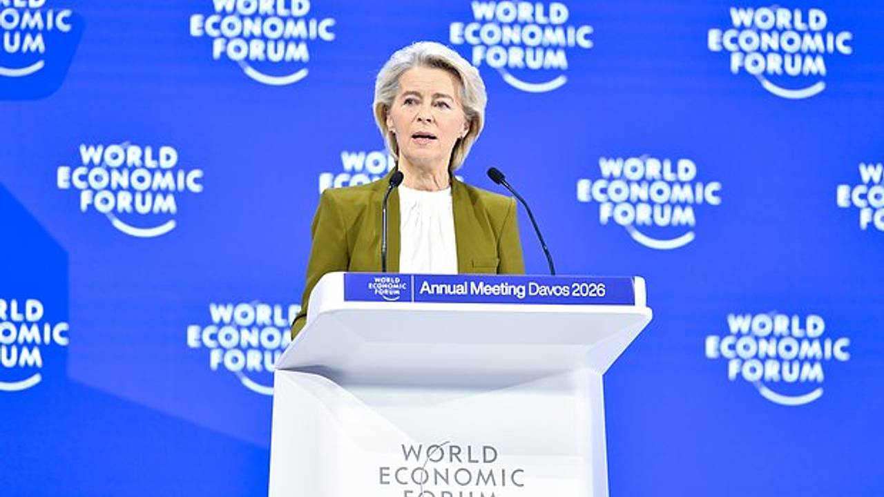 Французский политик набросился с критикой на фон дер Ляйен из-за Украины